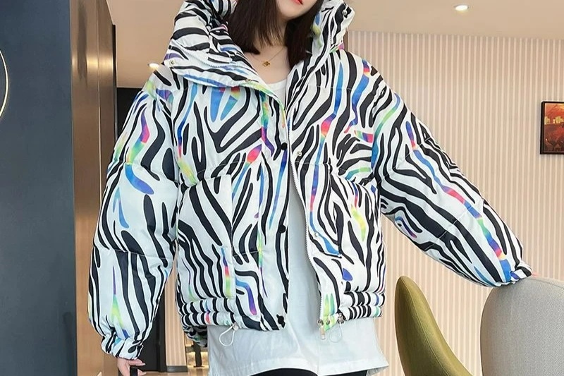 

2025 зимняя хлопковая куртка для женщин, короткая свободная куртка с капюшоном, модное универсальное хлопковое пальто, куртка-пуховик с цветочным принтом, хлопковая стеганая куртка