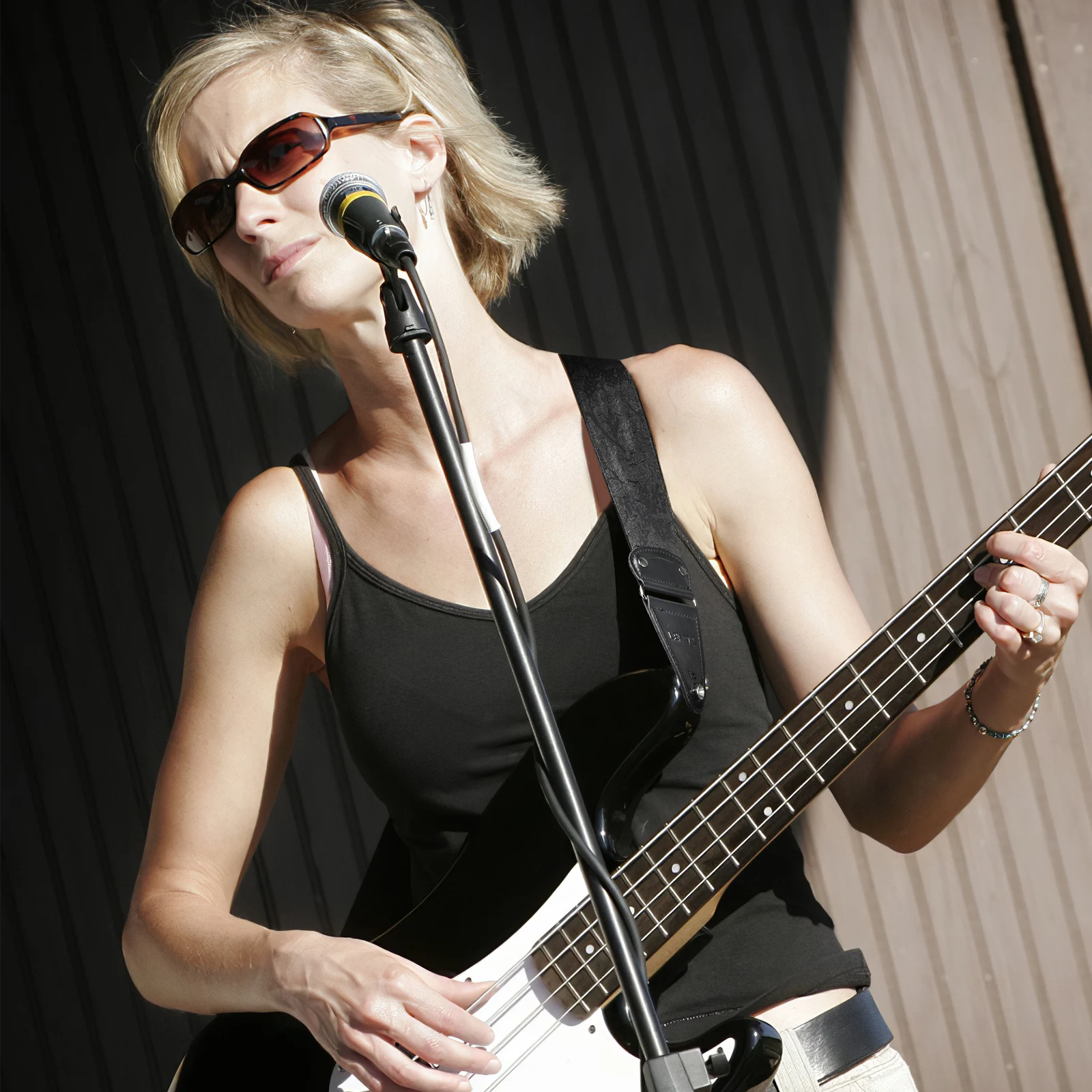 

Lekato Lgs-7 Floral Embossed Guitar Strap 2.5" Wide - Elegant Anaglyph Pattern W/padded Comfort & Picks/locks/cable Fixing