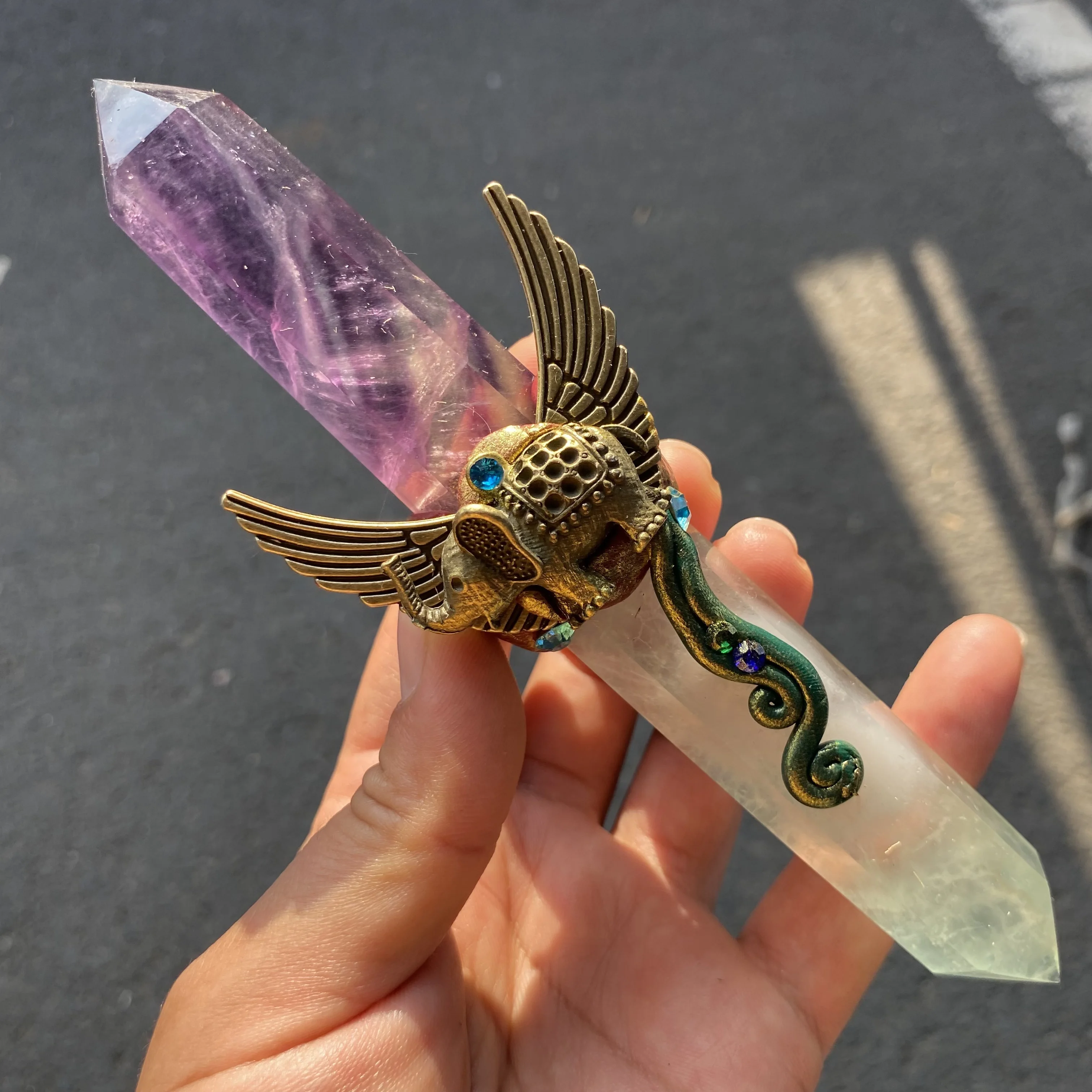 Handmade Alloy Flying Elephant Natural Fluorite Point Magic Wand Healing Ornament For Home Decor