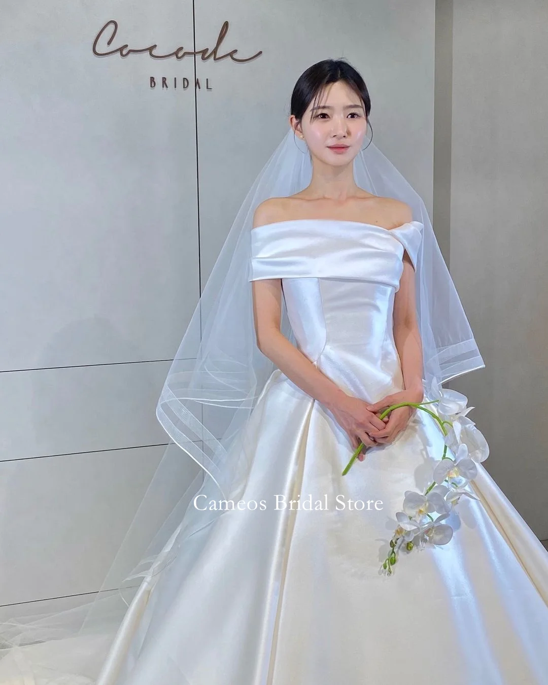 SONDR Korea Off Shoulder Wedding Dress Customized Formal Backless Satin Bride Dress Ivory Princess 웨딩드레스 Suknia ślubna dla nowożeńców