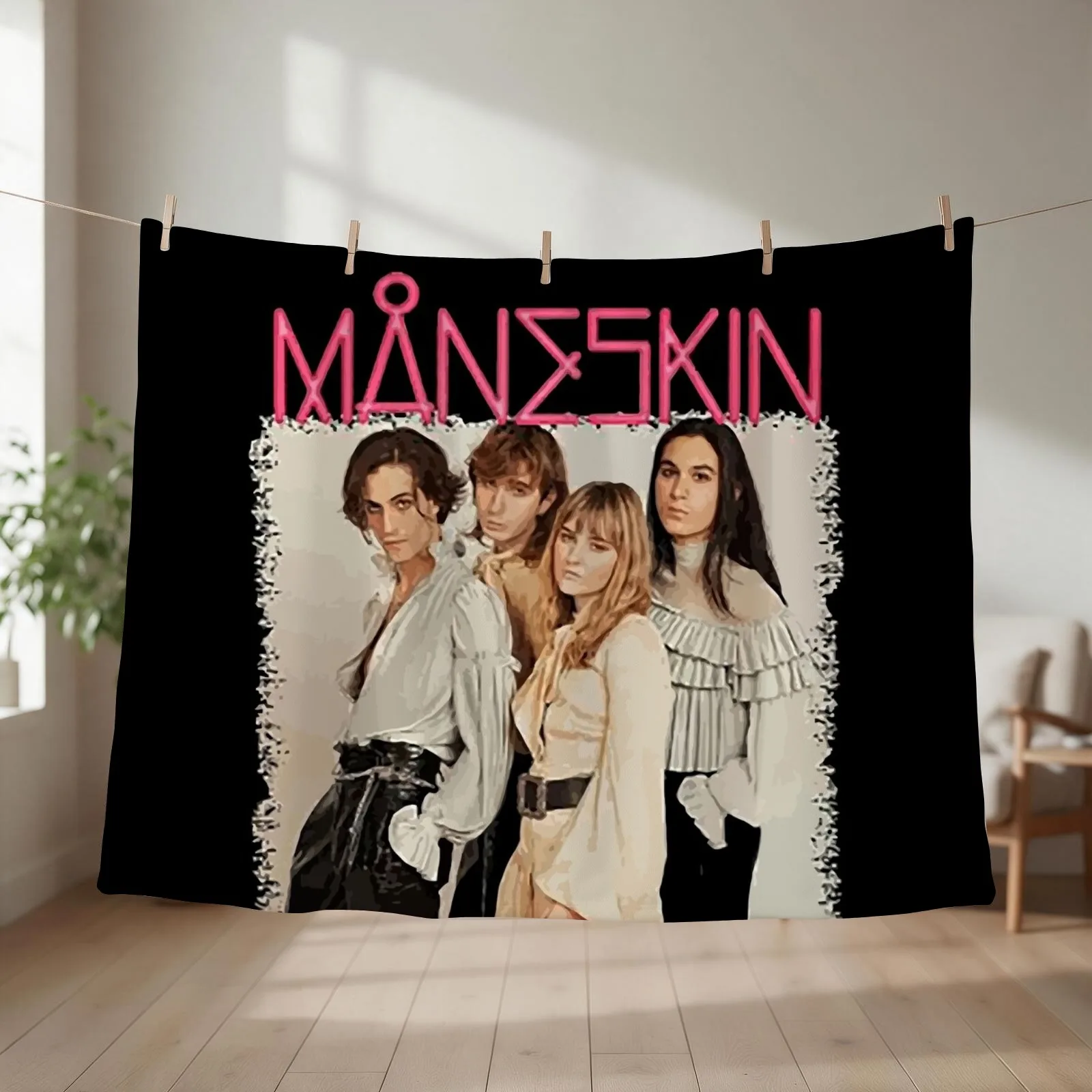 The Official Merchandise of M?neskin - Maneskin Throw Blanket couch cozy soft plush fuzzy picnic outdoor blanket