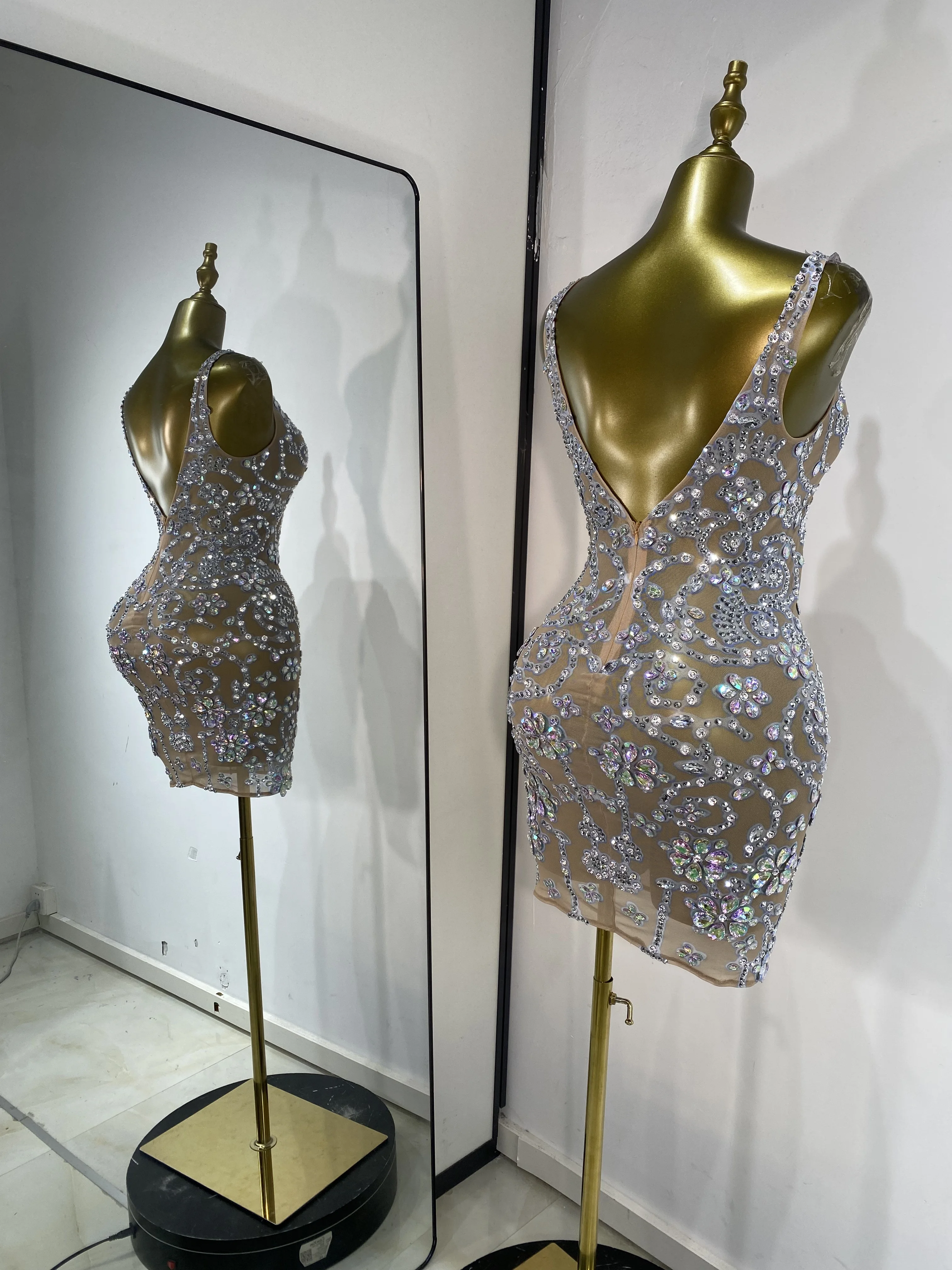 Brilhante strass malha vestido transparente feminino sexy sem mangas bodycon mini celebridade noite clube vestido de festa trajes de palco