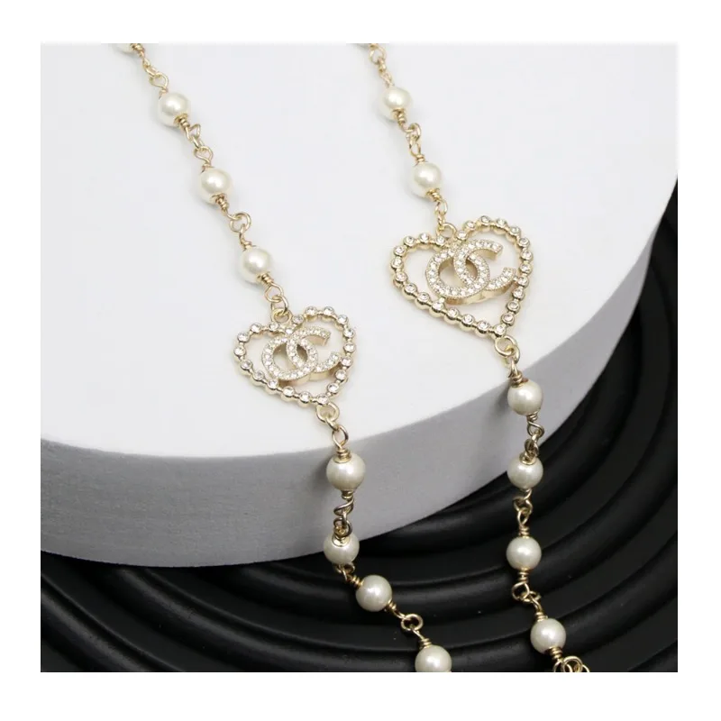 

New Retro Letter Sweater Chain Female Internet Celebrity Autumn and Winter Versatile Pearl Long Chain Double Love Full Diamond