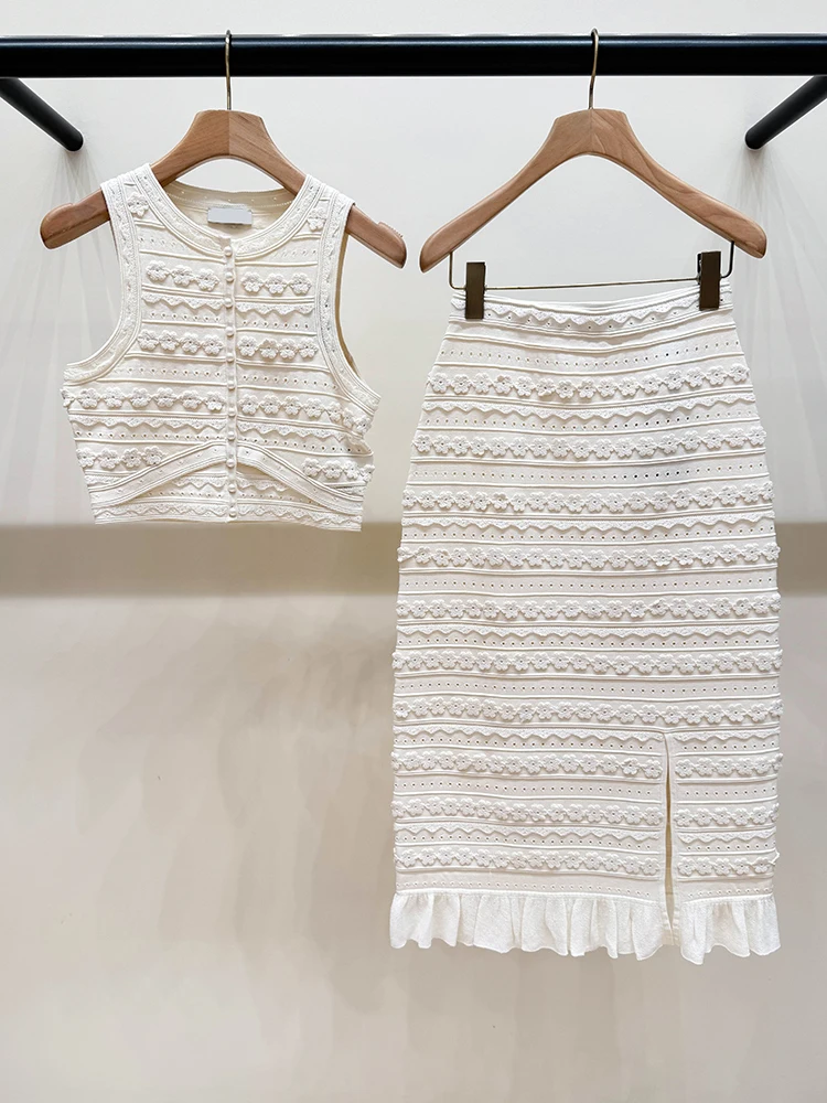 Set atasan dan rok wanita nan you high end, koleksi musim semi 2025, dengan bordir bunga dan detail hollow out, model vest dan rok, elegan nan cantik.