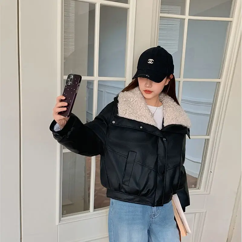 جديد المرأة تقليد ملابس قطنية من جلد الغنم ، الخريف الشتاء ، صوف الضأن أسفل سترة قطن أنثى بدوره الفراء طوق وسادة مبطنة