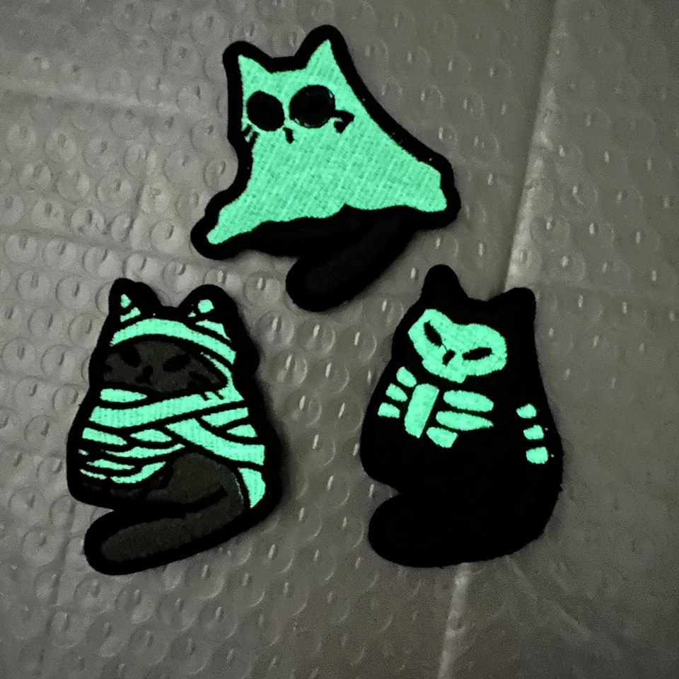 Mummy Cat Embroidery Patches Luminous Band-tied Tactical Badges for Clothes Backpack Animal Stickers Decoration White and Grey