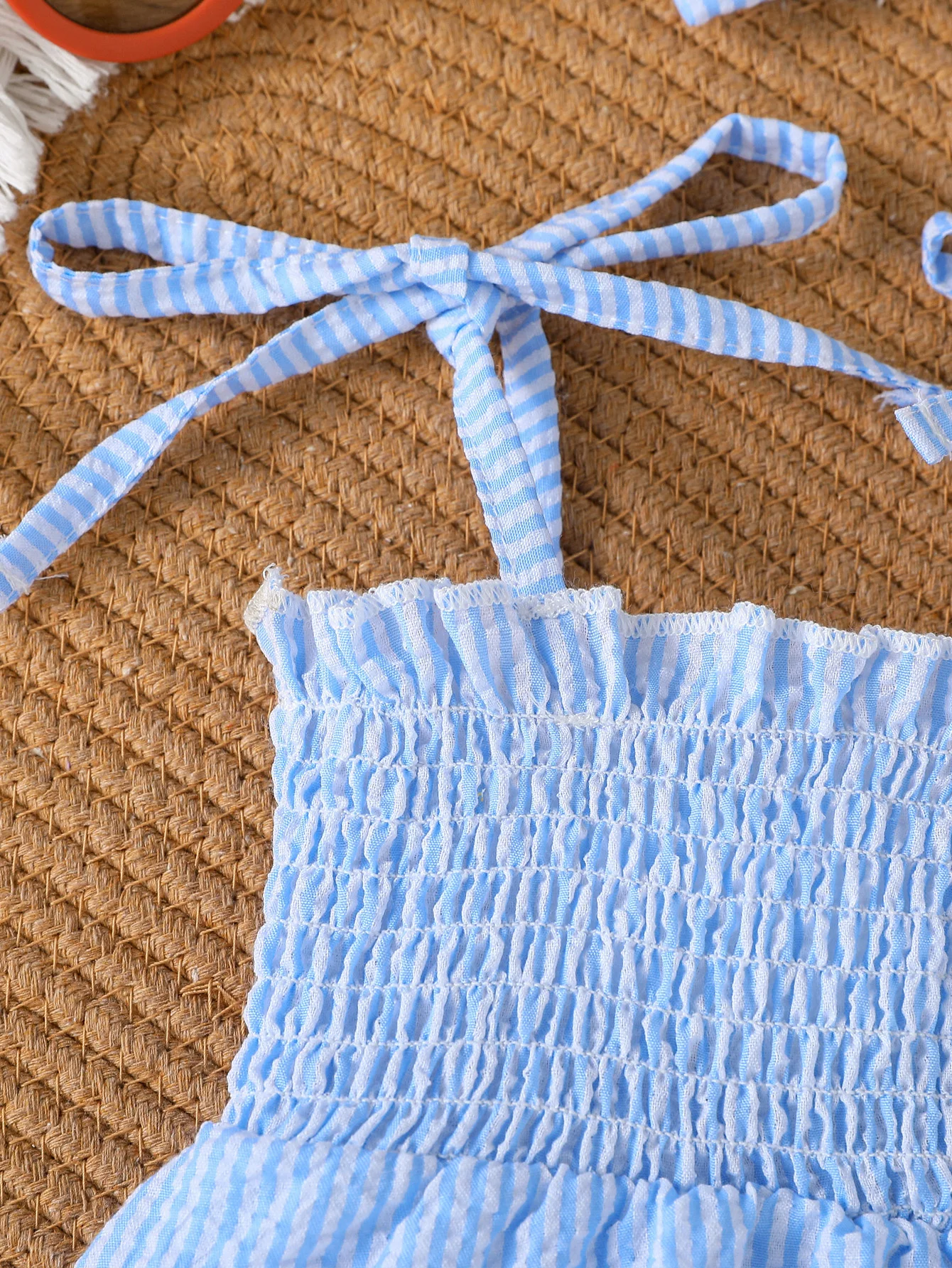 فساتين غير رسمية للفتيات الصغيرات لصيف 2025 بدون أكمام مطرزة على شكل سرطان البحر مخططة مطبوعة بدون أكمام للملابس 0-1 سنة + عصابة رأس