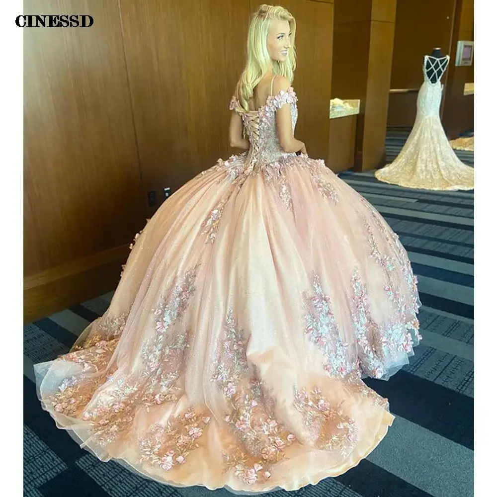 Розовое золото Цветочная аппликация Кружева Кристалл Quinceanera платья бальное платье с открытыми плечами ручной работы Цветы Сладкий 15 вечерняя одежда