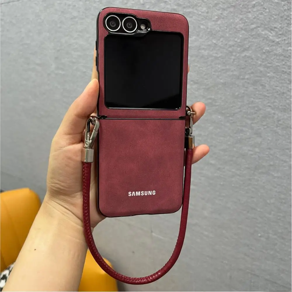 Schafleder-PU-Lederhülle mit Handgelenkschlaufe für Samsung Galaxy Z Flip 8 7 6 5 4 3, Rückseiten-Schutzhülle mit Metallschnalle