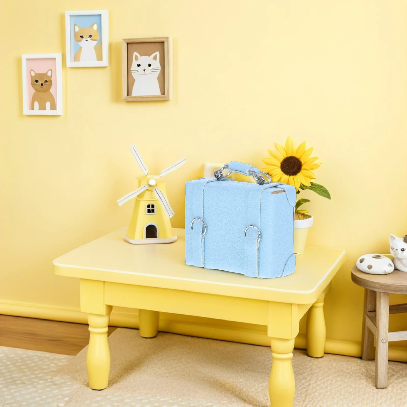 

Miniature Vintage Kids Suitcase Compact Design Sturdy Mini Travel Case for Imaginative Roleplaying Dollhouse Play Set