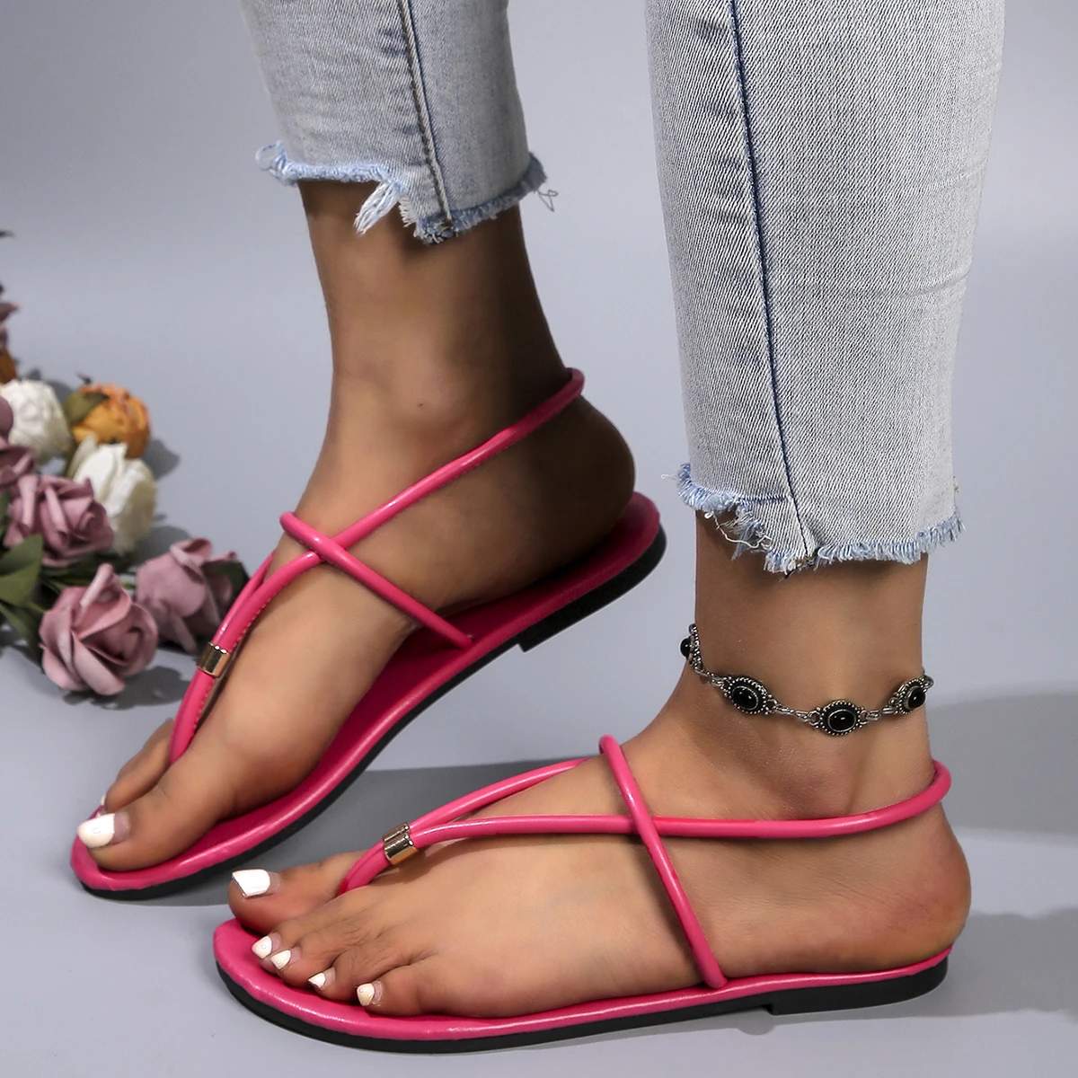 Designer Sandals Women Summer Shoes for Women 2024 Trend Open Toe Ankle Strap Beach Shoes Flat Heeled Sandals Sandalias De Mujer