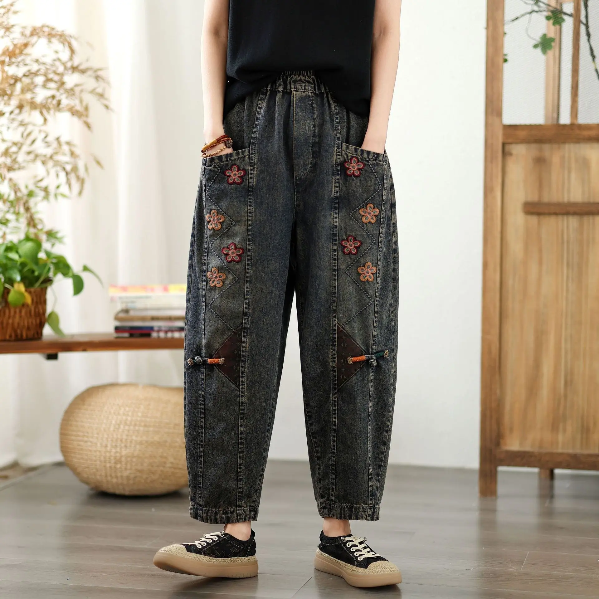 

High Waist Vintage Jeans Spring 2025 New Casual Women Pants Loose Floral Embroidery Jeans