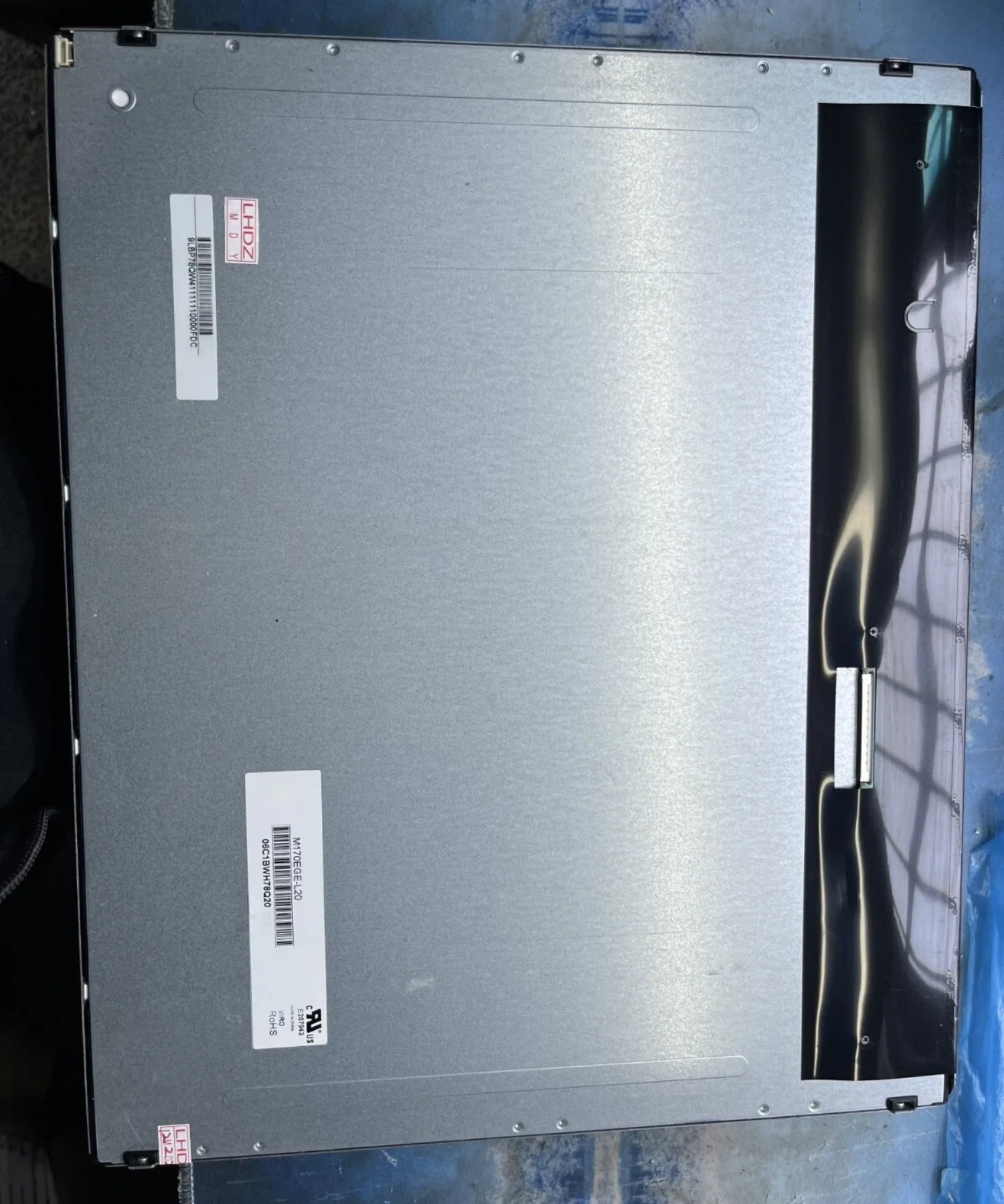 

17-дюймовый ЖК-дисплей LTM170ET01