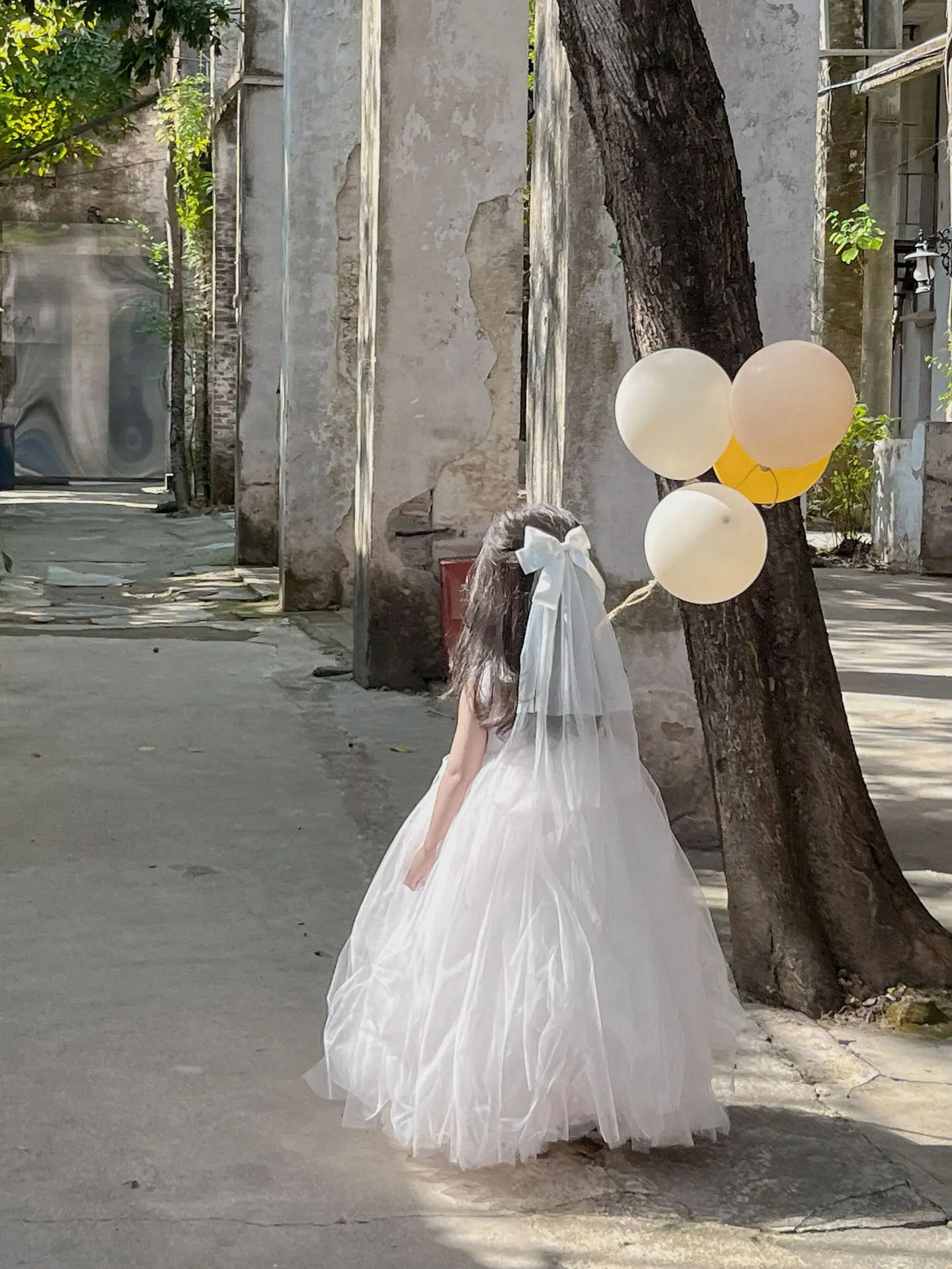 Vestidos de princesa para Ceremonia de primer cumpleaños, disfraces formales para niños, boda, flores, ropa blanca Linda