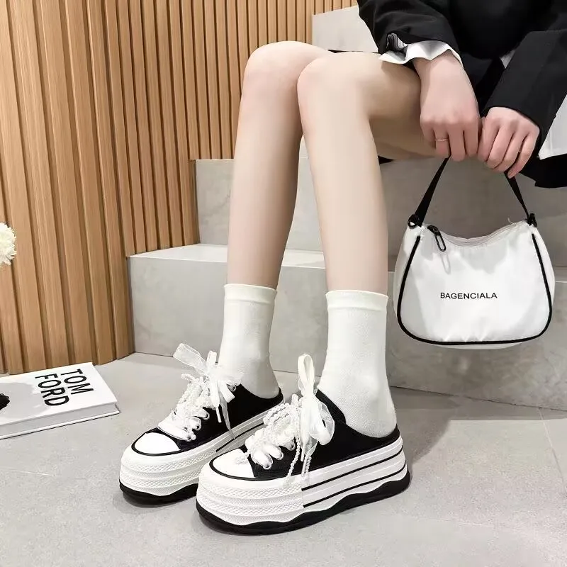 امرأة منصة أحذية رياضية إسفين النعال 2025 الإناث الارتفاع زيادة سيدة حذاء قماش الصيف موضة القوس الديكور بولي Slippers النعال