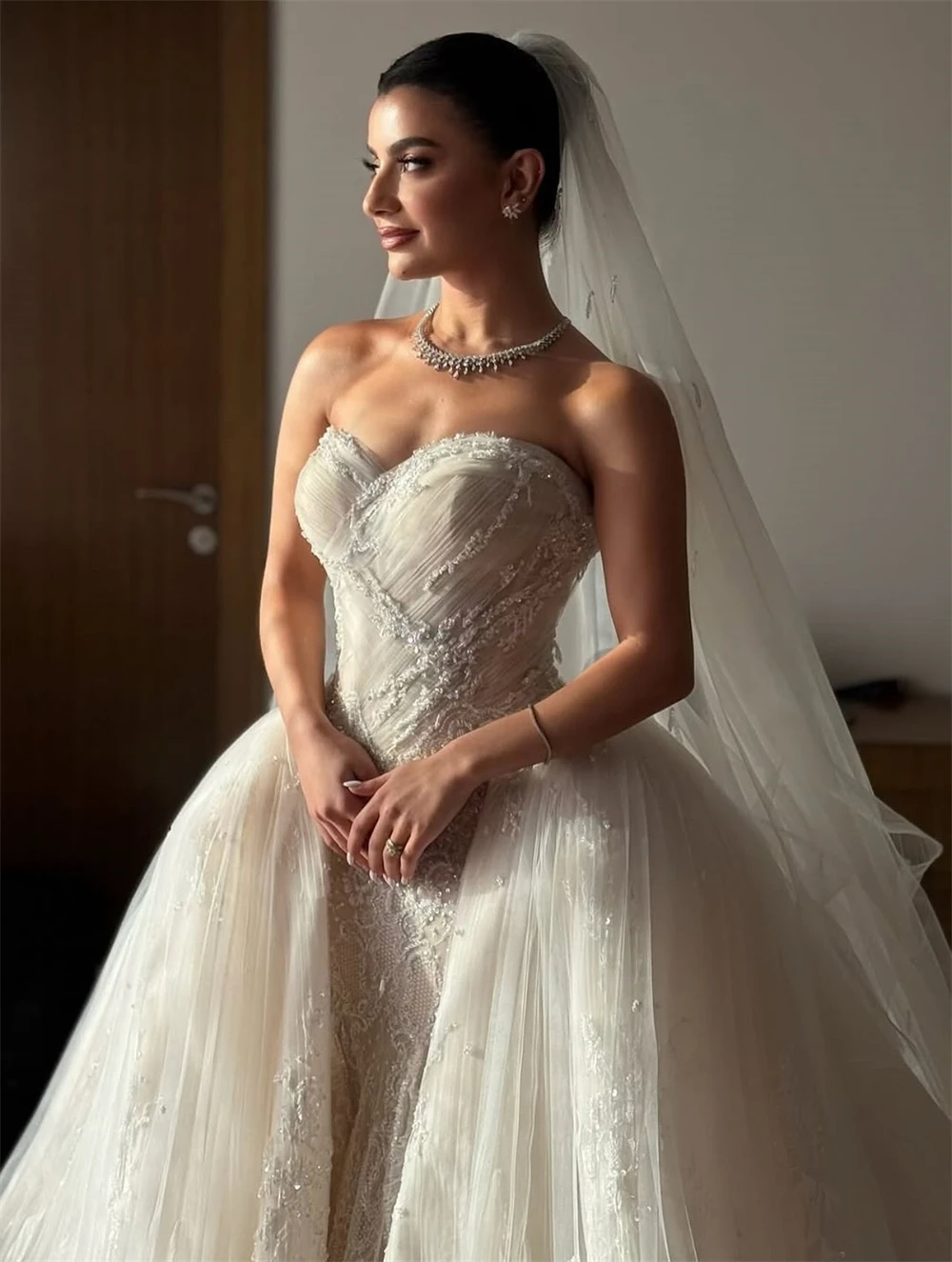 

Customized Soft Ivory Organza Wedding Dress Formal Sweetheart Sleeveless Bridal Gowns Dreamy Mermaid Court Train Robe de mariée