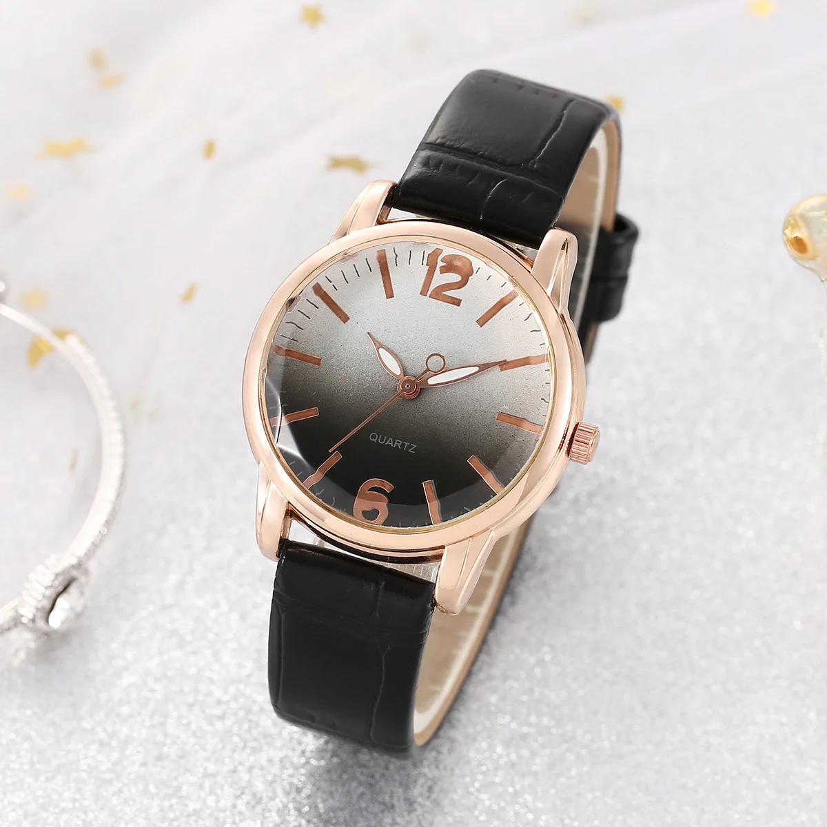 Luxurious Gradient Dial Quartz Watch - A Stylish Accessory For Women & Girls!