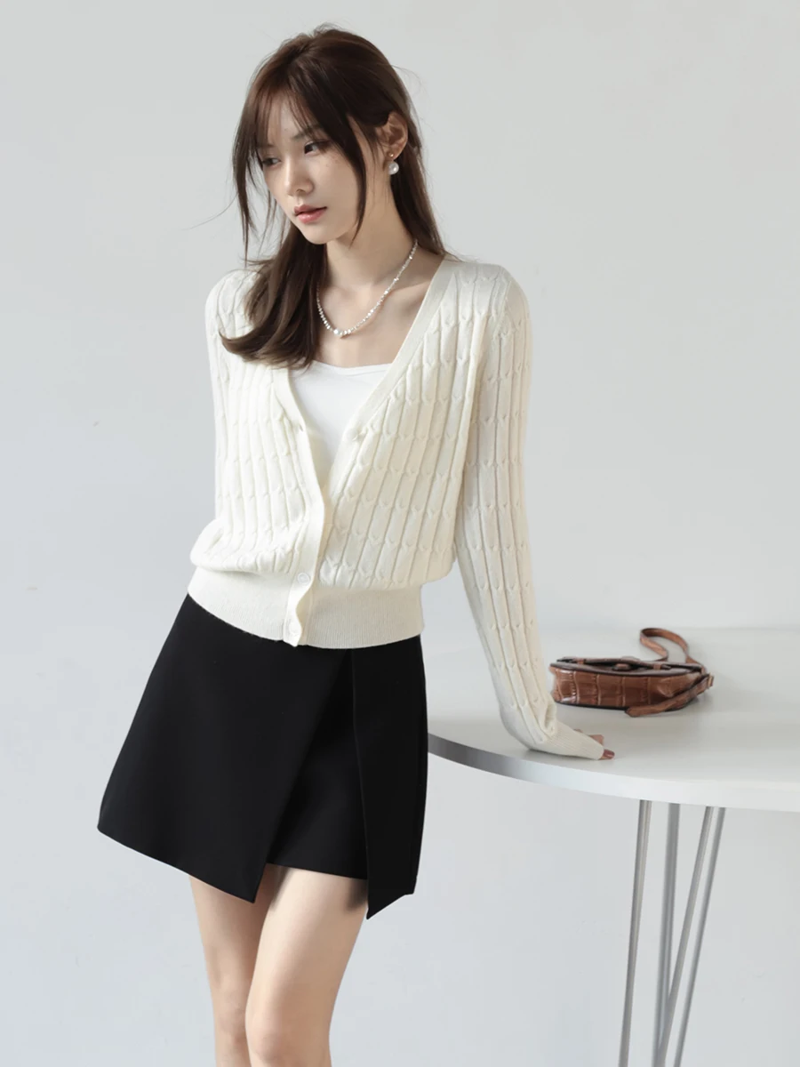 

MZOMXO Women's Silk Wool Blend Knitted Sweater Soft Smooth Sensation V-Ne Button-Up Long Sve Regular Fit Cardigan