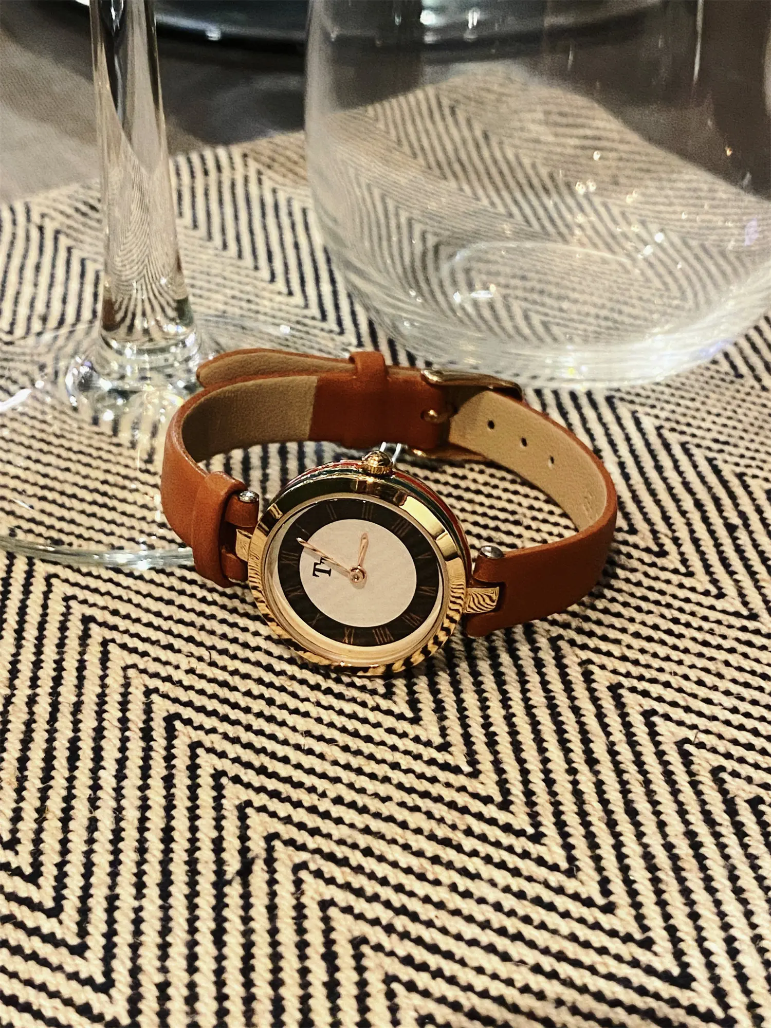 

2026 New Light Luxury Watches Women's Retro Workplace Women's Watches Fashion Quartz Watches Women's Gifts