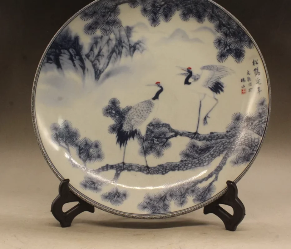 

Blue and white pine crane Yannian porcelain plate decoration antique porcelain decoration collection