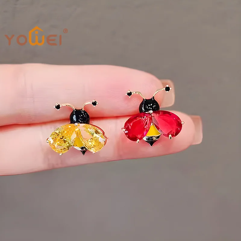 Latest Fashion Cute Crystal Insect Little Bee Brooches Pin For Women Clothing Coat Jewelry Accessries Gifts