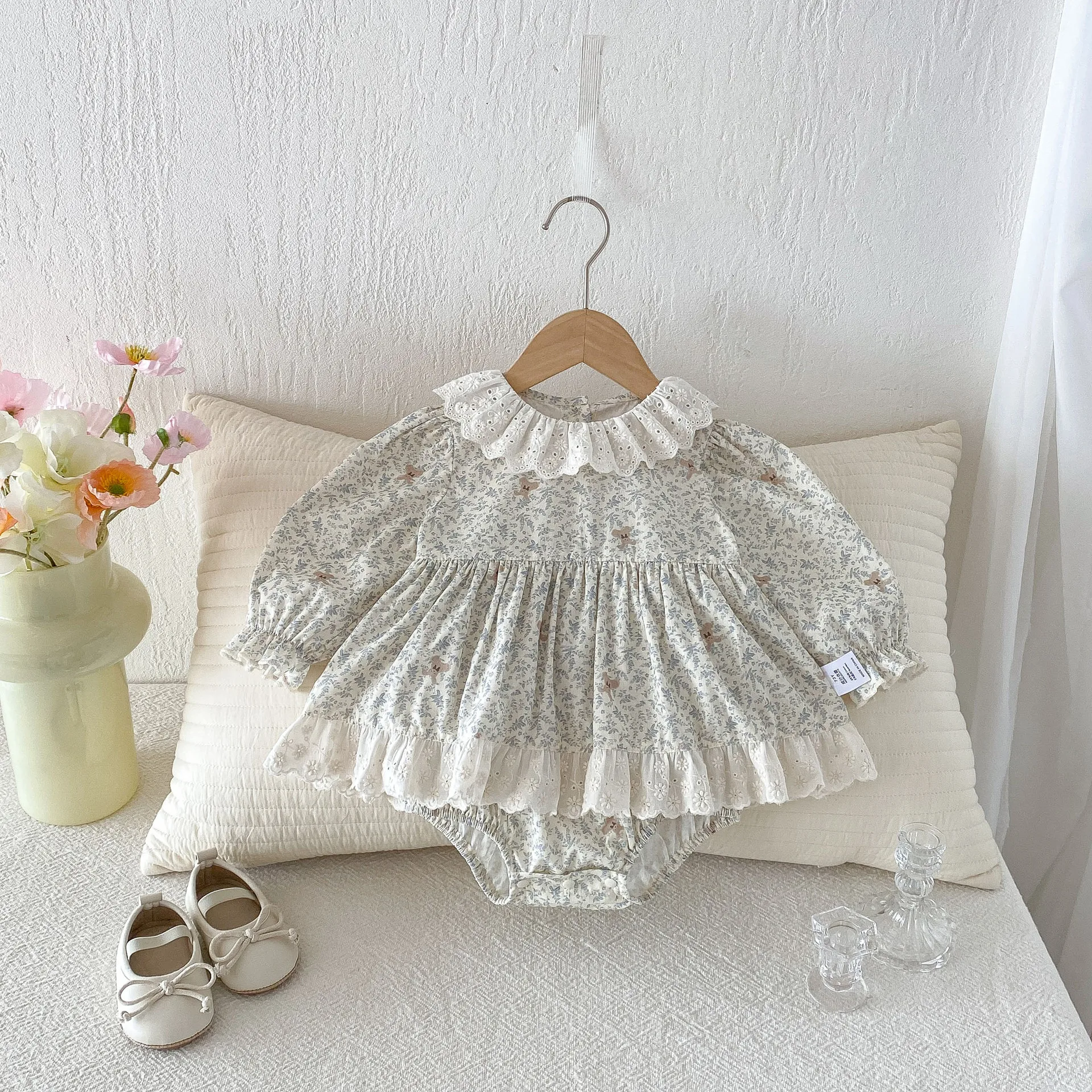 Ins UNITIM 0-2Y Babys Bodysuit Floral Bear Print Lace Collar Kid Girl Rompers Newborn Long-Sleeve Back Buttons Toddler One-piece