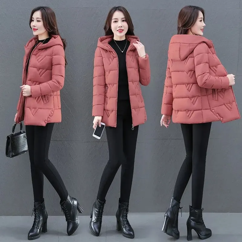 2022 Winter Jassen Nieuwe Vrouwen Kleding Womens Parka Thicken Bovenkleding Solid Jassen Korte Vrouwelijke Slanke Katoen Gewatteerde Basic Tops