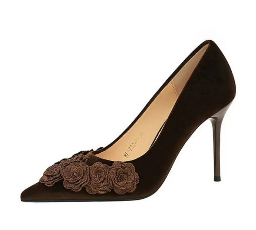 

2025 Shoes Flower Design Women Pumps Retro High Heels Suede Women Shoes Stiletto Heels 9 Cm Chinese Style Pumps Ladies Shoes