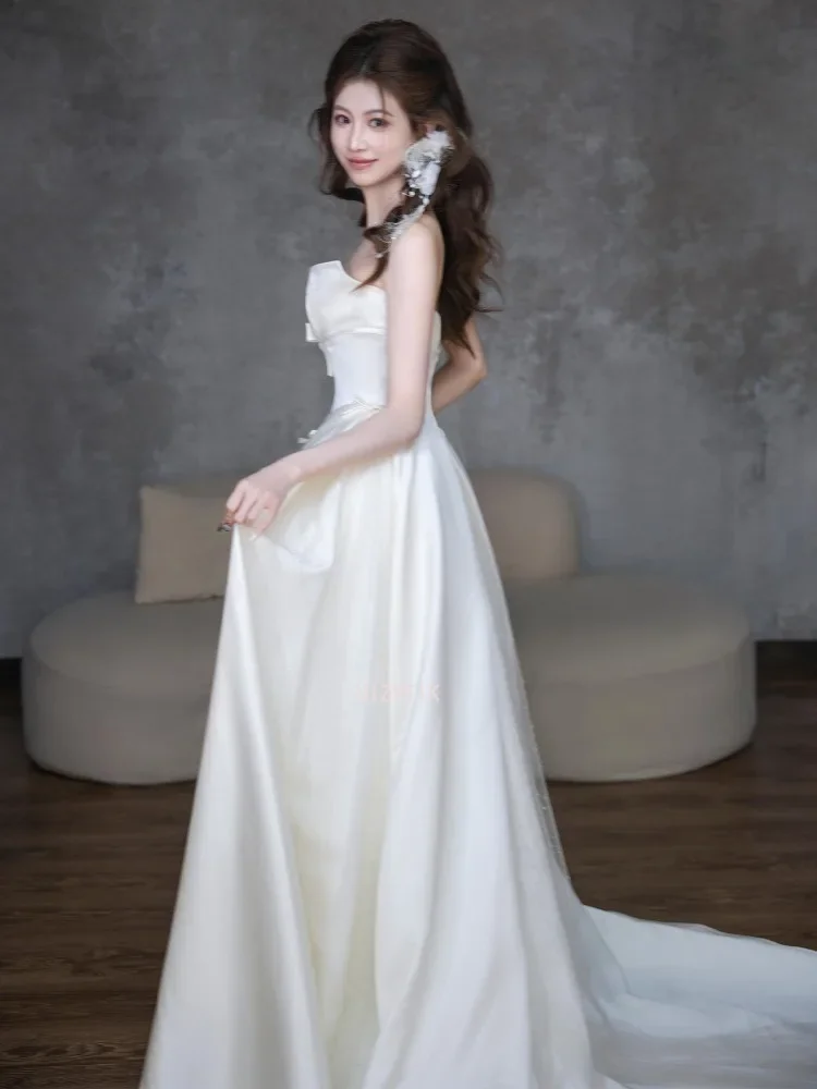 Simples coreia sem alças a linha vestidos de casamento longo cetim de seda vestido de noiva sessão de fotos elegante personalizado espartilhos volta vestido de baile