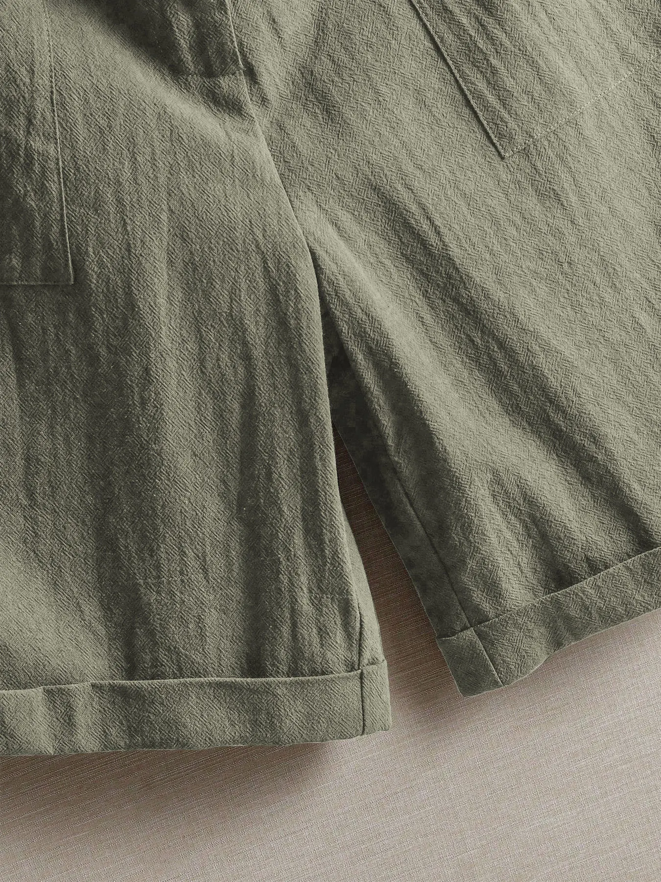 Sommerliche, leichte Damenhose mit fünf Taschen, weite, bequeme, gerade geschnittene Damenhose mit hoher Taille, modische Sport- und Freizeithose für den Außenbereich. – Detail 23