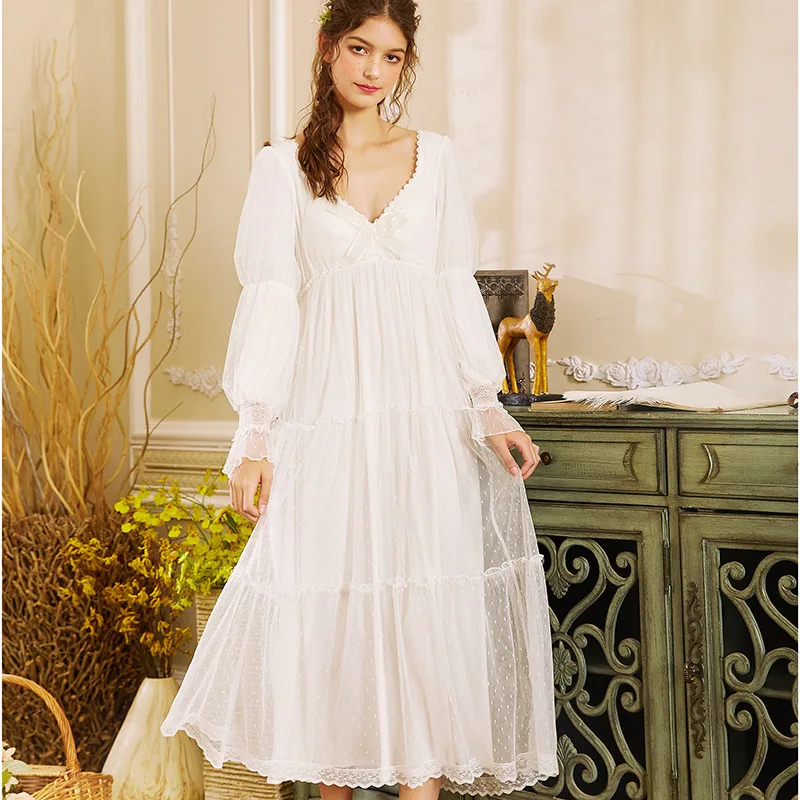 Autumn / Winter Long Sleepwear Lace Retro Palace Princess Pajama Dress Long Sleeve Sexy Mesh Sleepwear Dress Cotton Nightgowns