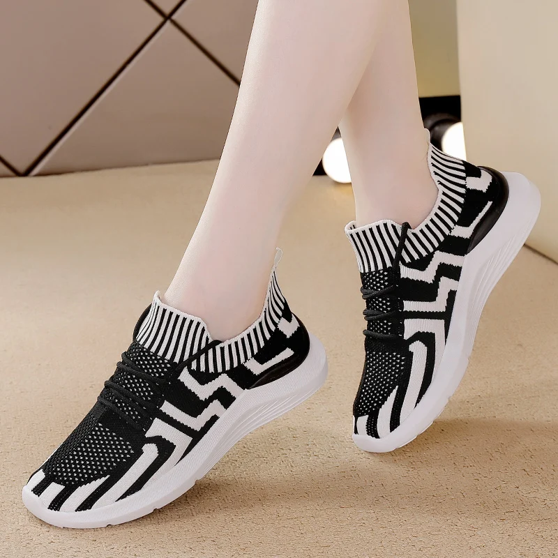 Fashion Women Sport Shoes Breathable Casual Women Tennis Shoes Antislip Women Sneakers Summer Women Shoes Lace Up