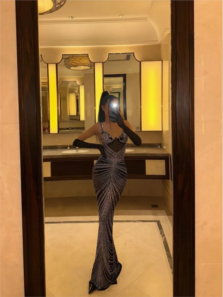 

New black banquet host's water-diamond heavy industry halter fishtail dress
