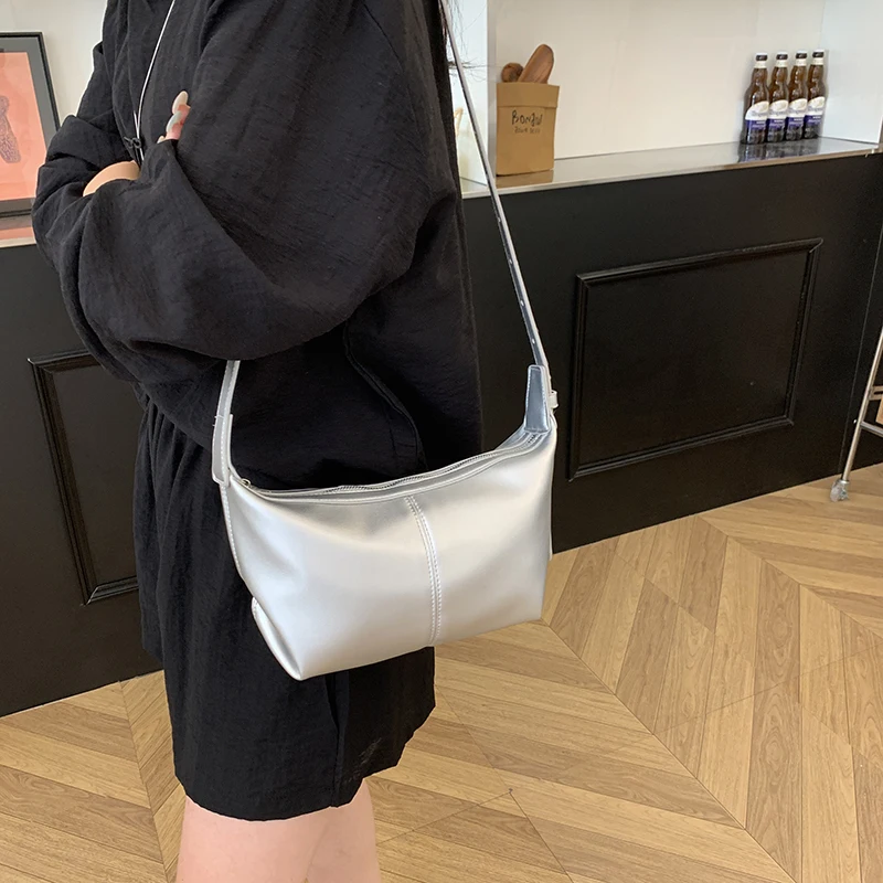 

Unique Vintage Crossbody Handbag Trendy Design Letter Logo For Women Solid Color Leather Classic