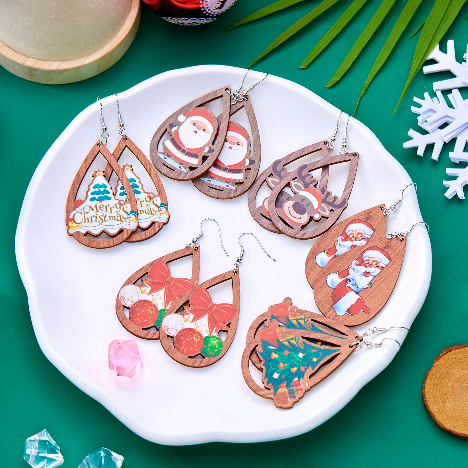 

Christmas Wooden Earrings Vintage Fashion Santa Claus Snowman Bow Earrings For Women Jewelry