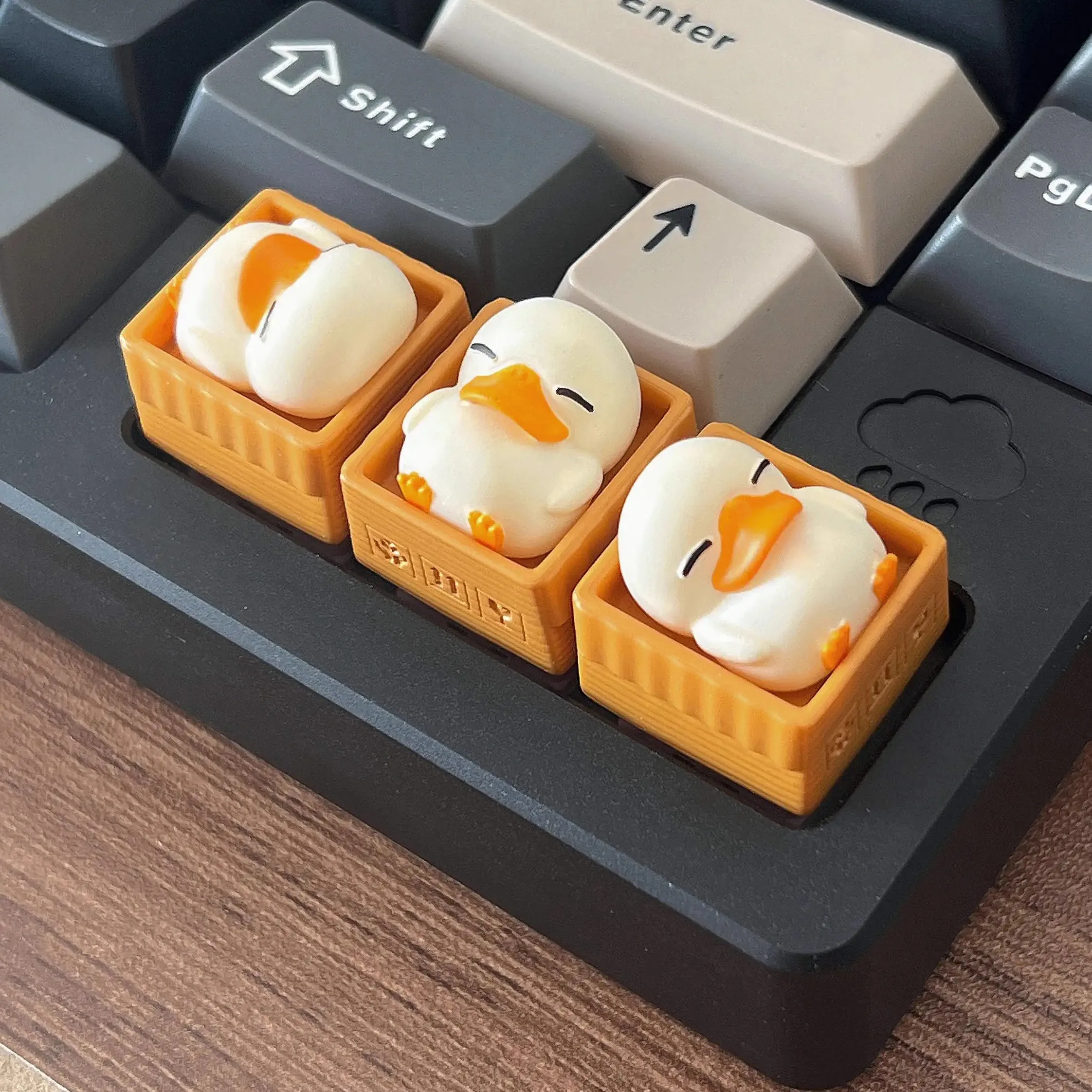 

Колпачки для клавиш в стиле аниме «Лежащая утка», милые колпачки для клавиш, персонализированные полимерные колпачки для клавиш, колпачки для механической клавиатуры, подарок для ПК, геймера, оригинальные колпачки для клавиш на заказ