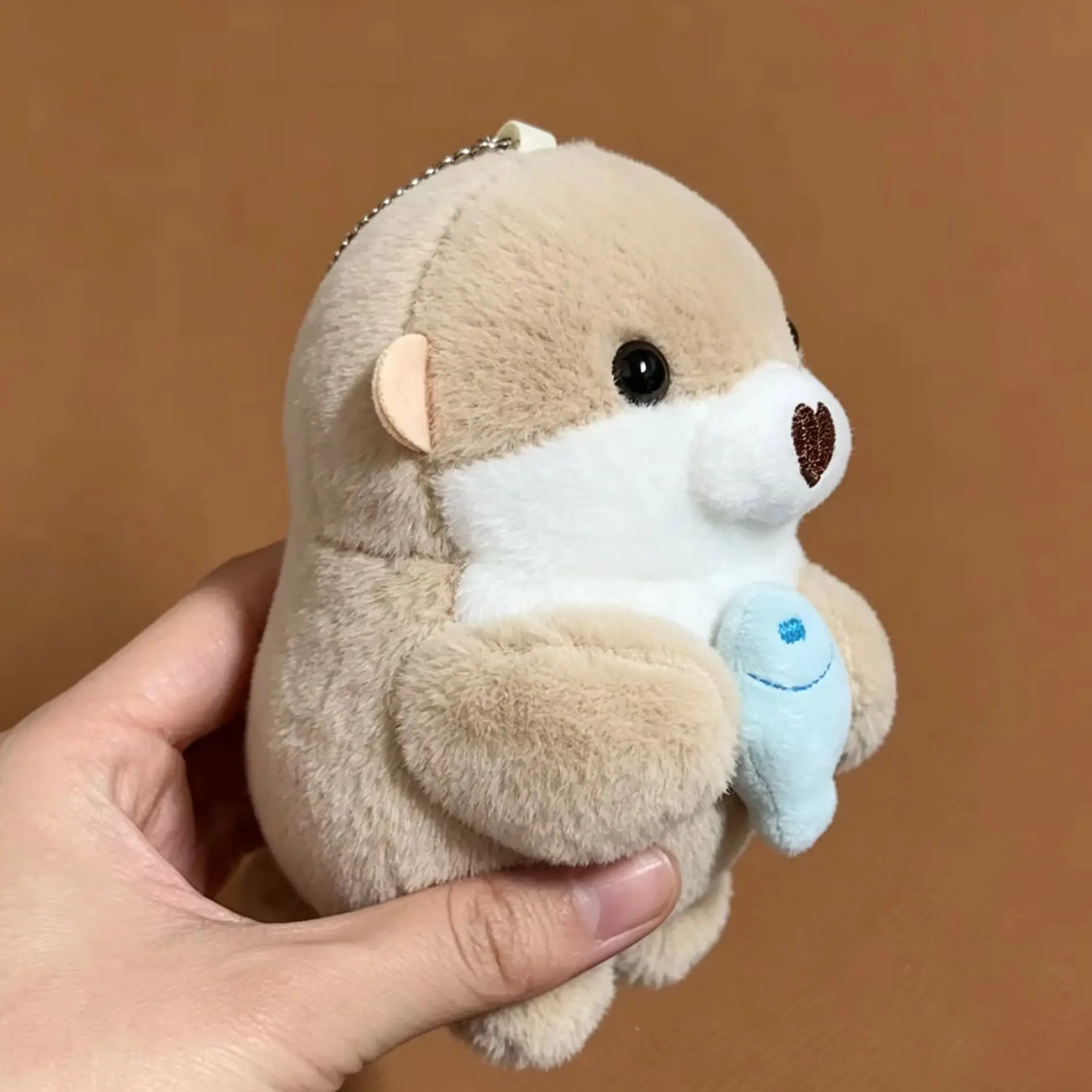 Niedlicher kleiner Otter-Fisch-Plüsch-Anhänger, Geschenk für Mädchen, kreativer Schlüsselanhänger