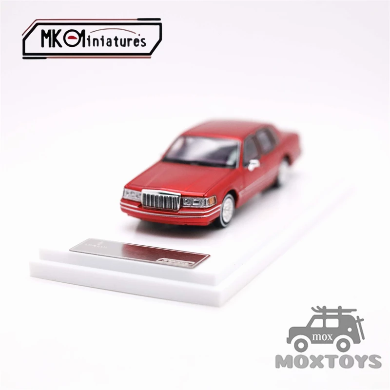 

MK Miniatures 1:64 1992 Lincoln Town Car Red Diecast Model Car