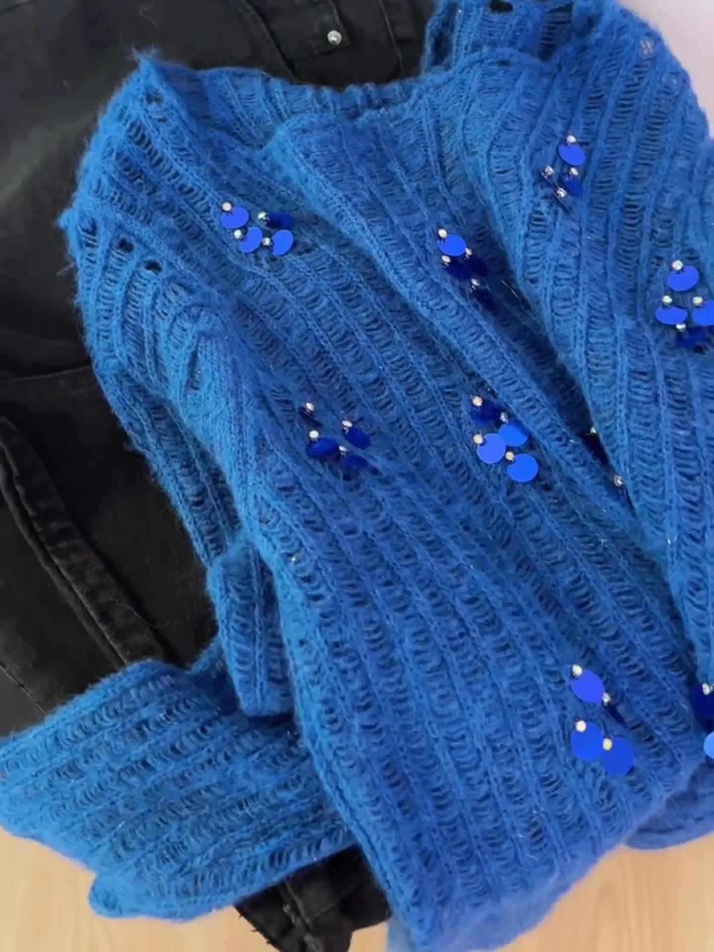 

Trendy Blue Loose Knit Sweater Women Fall Korean Style Relaxed Fit Round Neck Pullover with Hollow Stripes and Sequin Details