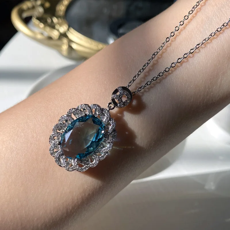 

MDLFES Mo!ssanite style Tor aquamarine pendant 18K gold plated multi faceted zirconium dove egg radiant flash necklace