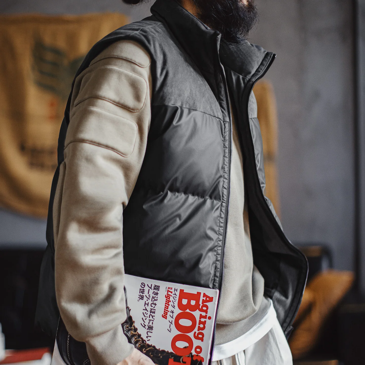 

Maden Men's Outdoor Padded Vest Black Stand Collar Sleeveless Jacket Mountain Style Matte Glossy Faux Leather Texture Warm Gilet