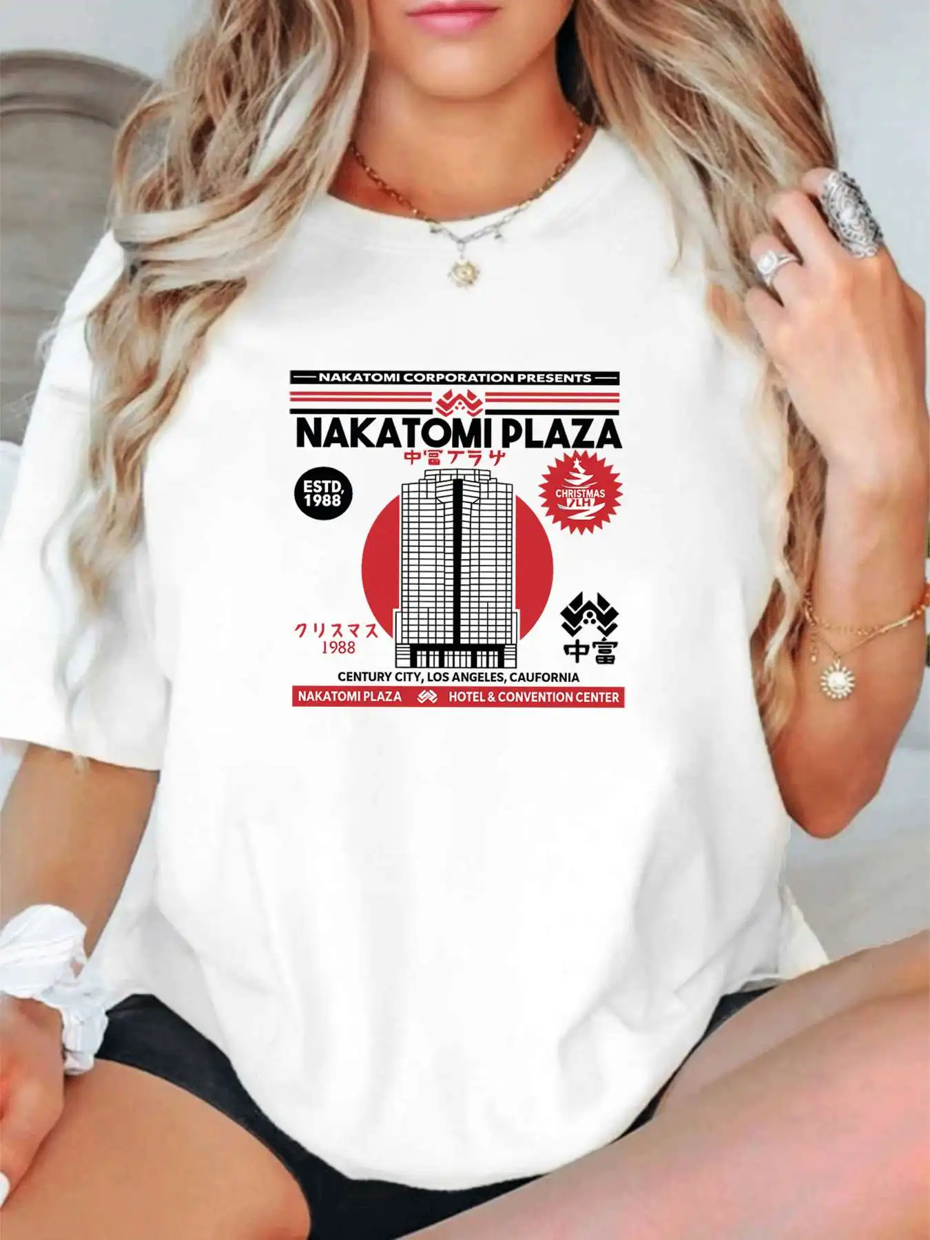 

【1141295】Женская футболка больших размеров с круглым вырезом, короткими рукавами на резинке и модными принтами