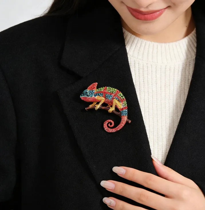 Cross border creative niche design animal clothing accessories, colorful chameleon lizard pin brooch - view 2