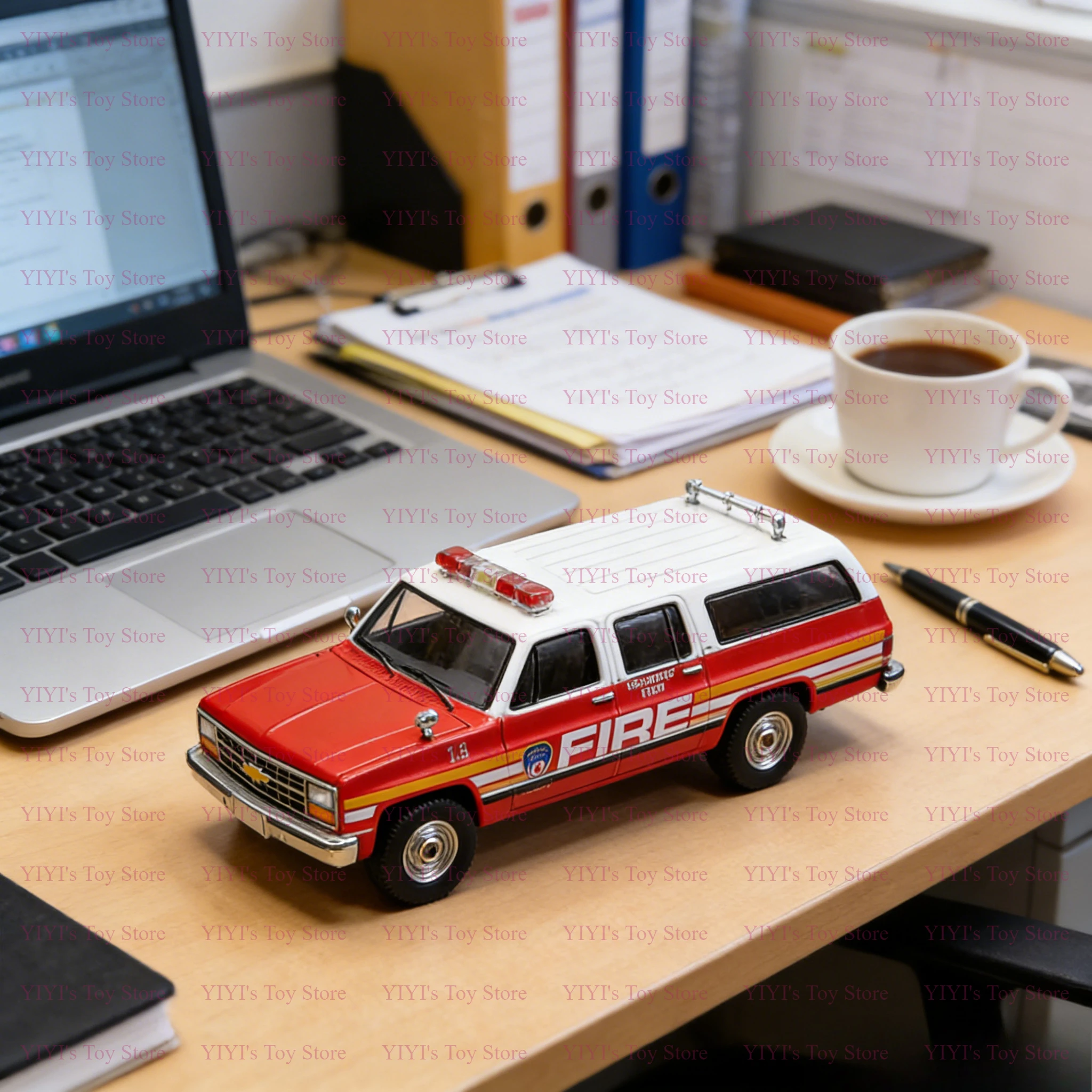 

GreenLight 1:64 Scale 1991 Suburban Fire Truck Car Alloy Car Model Collection Display Toy Gifts Souvenirs A1