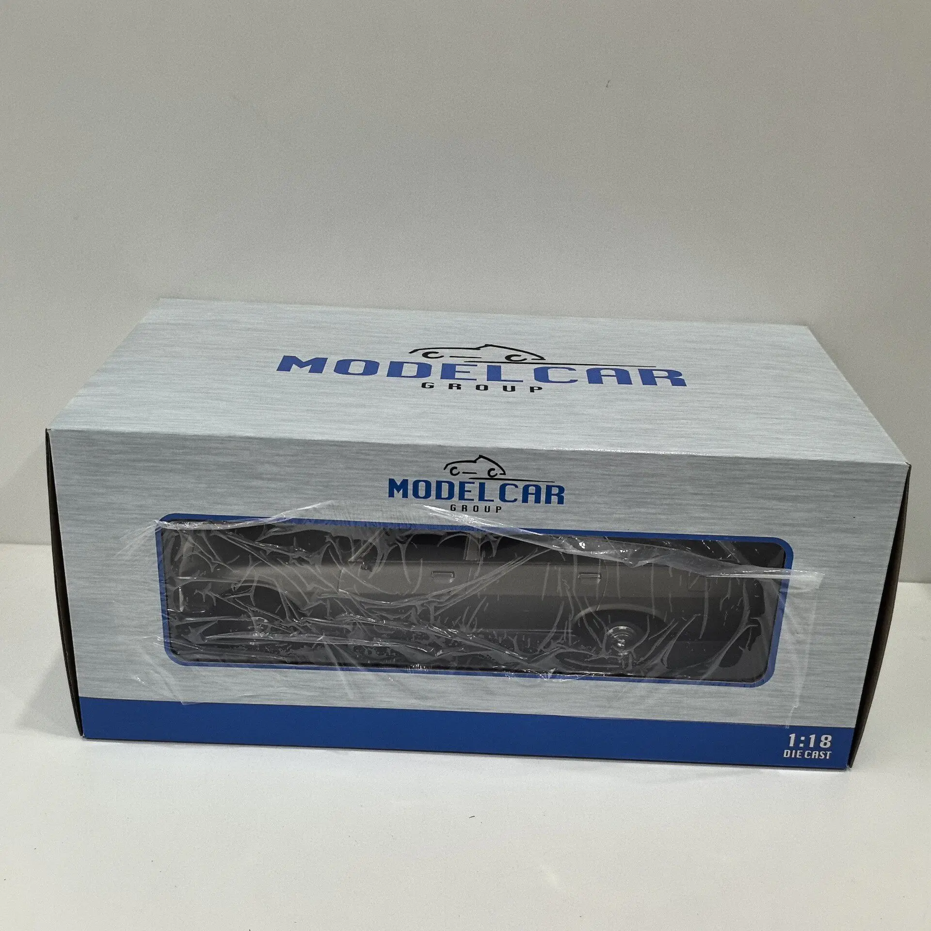 

Diecast MCG 1/18 Scale PEUGEOT 504 BREAK 53 Alloy Car Model