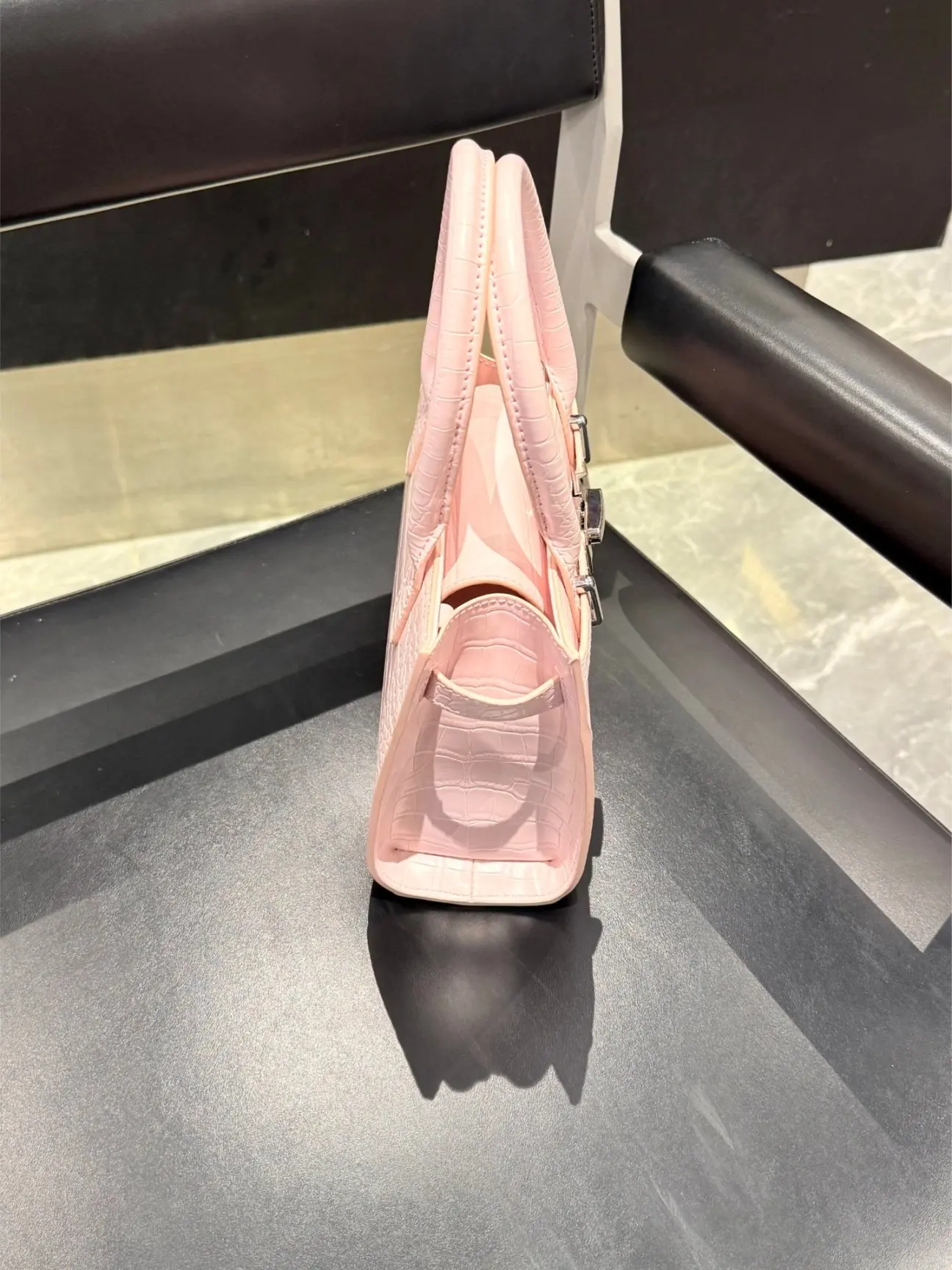 sac-a-main-pour-femme-mack-jennifer-motif-crocodile-rose-tendance-en-cuir-souple-taille-moyenne-nouveau-modele-2026