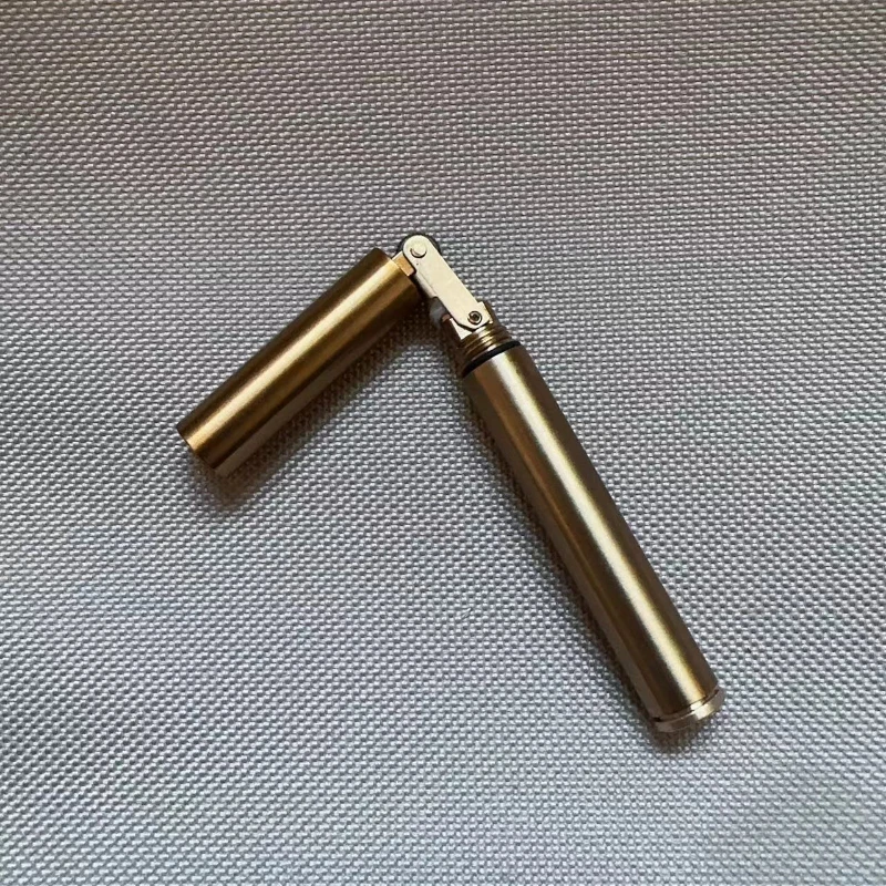 

Новая латунная керосиновая зажигалка-нунчаки 2025 года, ветрозащитная, мини, ретро, с кремневым колесом, без пламени, мужская, для курения, игрушка, подарок