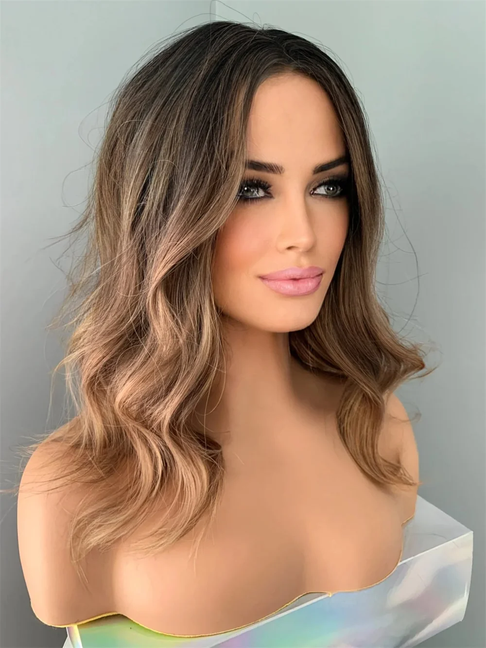 

Soft Waves Premium Synthetic Fibre Wig Natural Brown Blonde Highlights Lace Front Wig Dark Roots Blonde Wig For Women Daily Use