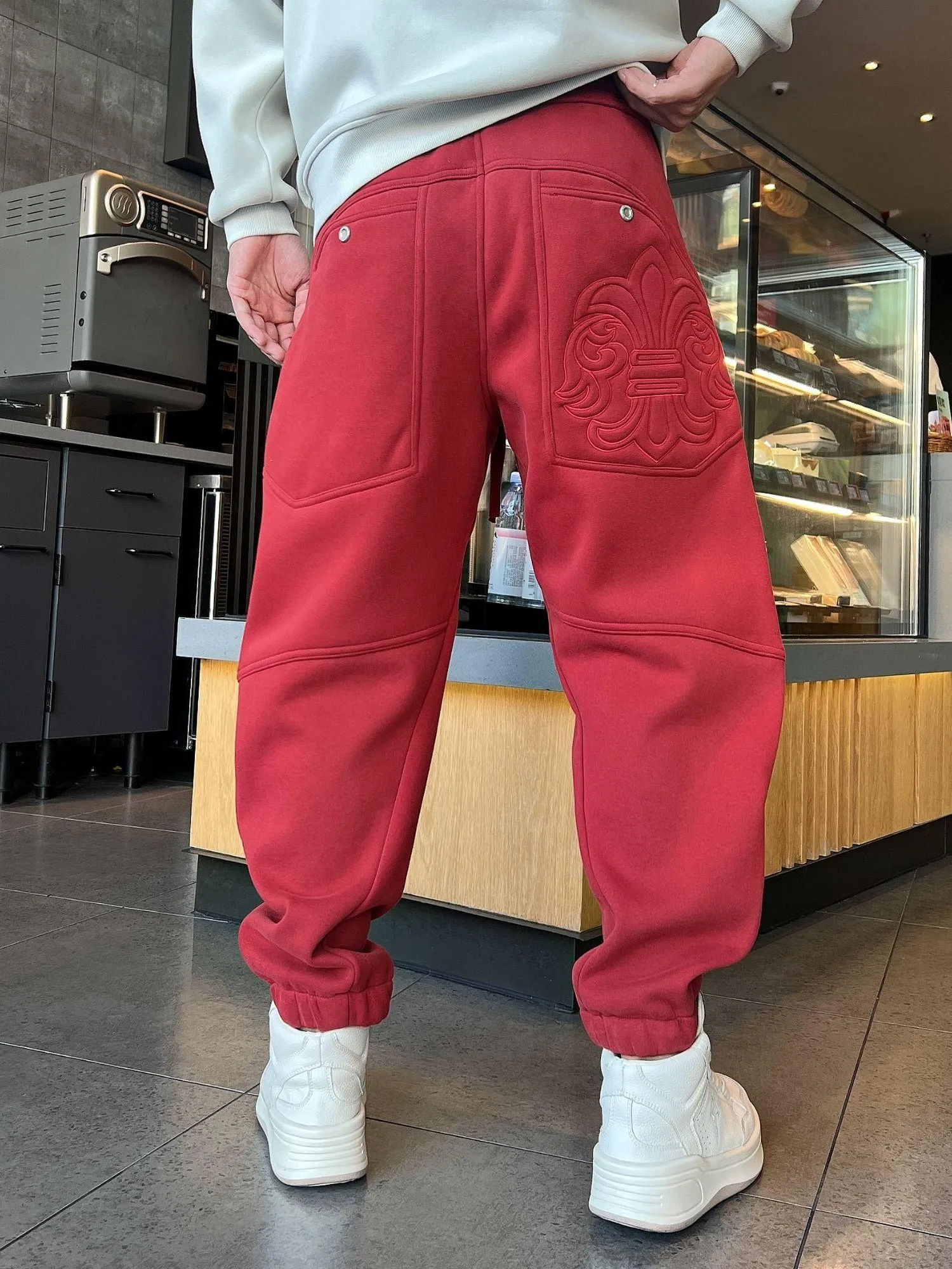 

Мужские повседневные брюки Harlan на флисовой подкладке, зима 2025, красные, с вышивкой и аппликацией, комфортные, свободного кроя
