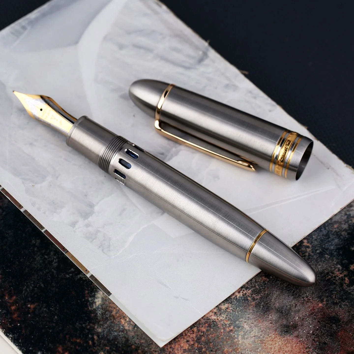 

MAJOHN Ti136 Premium Titanium Alloy Piston Fountain Pen Metal Hammer Pattern Version EF/FM Fountain Pen Writing Gift Pens
